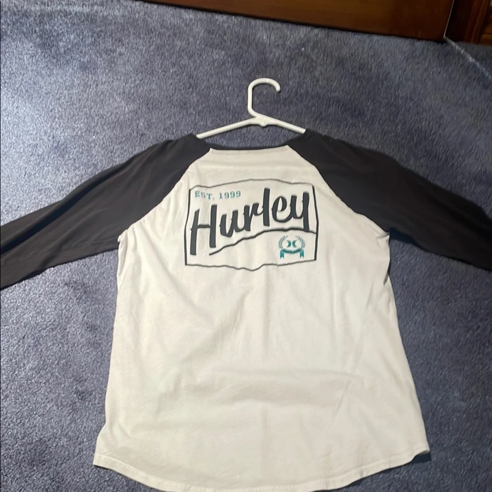 Hurley White and Black Baseball Tee - Picture 4 of 4